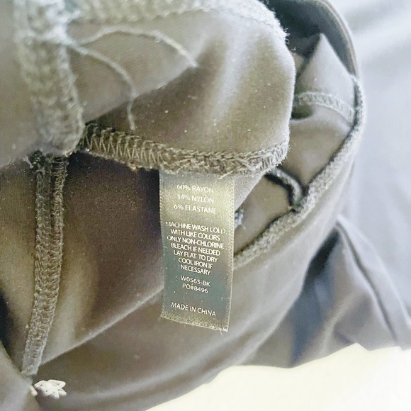 Club Monaco Black Deep V Cut Bodysuit Long Sleeve Top SZM - Picture 6 of 7